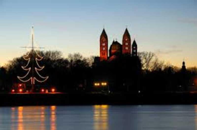 Ferienwohnungen Domblick Mit Historischem Innenhof Speyer Exteriör bild